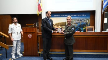 Επίσκεψη Κεφαλογιάννη στο 401 Στρατιωτικό Νοσοκομείο και στη Σχολή Ναυτικών Δοκίμων