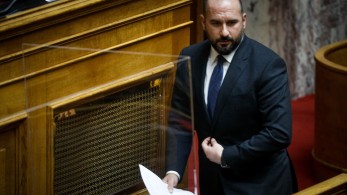 Δημήτρης Τζανακόπουλος: Αυτοεξόριστος στα ορεινά της Βουλής