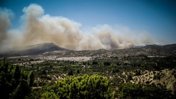 Φωτιές: συνεχίζεται η μάχη σε Ρόδο, Κέρκυρα και Κάρυστο