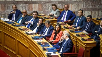 Κυβέρνηση: η ιεραρχία των υπουργείων στέλνει πολιτικά μηνύματα