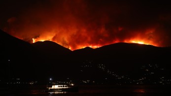 105 πυρκαγιές αντιμετωπίζουν οι δυνάμεις της Πυροσβεστικής σε όλη την επικράτεια