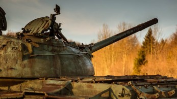 Ο ακραίος βουλευτής, το άρμα και οι περίεργοι συνειρμοί