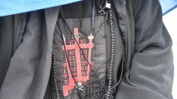 Ουρές για τις ταυτότητες - Τρέχουν να προλάβουν το... τσιπ