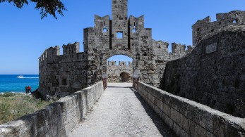 Κοινωνικός τουρισμός: διπλασιάζονται σε 12 οι δωρεάν διανυκτερεύσεις στη Ρόδο