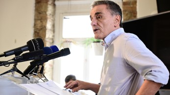 Ο Ευκλείδης Τσακαλώτος θέλει τον ΣΥΡΙΖΑ... Αριστερά αλλά «αξιόπιστα» Ο Ευκλείδης Τσακαλώτος θέλει τον ΣΥΡΙΖΑ... Αριστερά αλλά «αξιόπιστα»