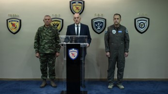 Στην κηδεία του αντιπτέραρχου Στεφανίδη ο Νίκος Δένδιας