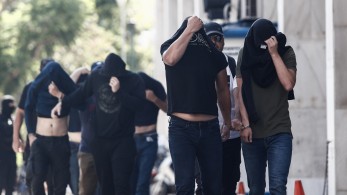 Νέα Φιλαδέλφεια: Στον ανακριτή οι 105 χούλιγκαν για τα αιματηρά επεισόδια και τη δολοφονία του 29χρονου