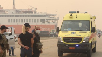Φωτιά στην Αλεξανδρούπολη: έγκυος γέννησε σε ασθενοφόρο - Βρέφη μεταφέρθηκαν στην Καβάλα