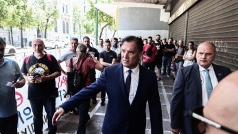 Άδωνις Γεωργιάδης: «έφοδος» σε κλειστό φαρμακείο του ΕΟΠΥΥ - Το άνοιξε με κλειδαρά Άδωνις Γεωργιάδης: «έφοδος» σε κλειστό φαρμακείο του ΕΟΠΥΥ - Το άνοιξε με κλειδαρά