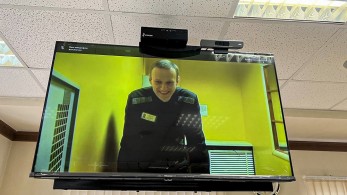 Ρωσία: αστεία για γυμνές γυναίκες από τον Ναβάλνι στους δικαστές