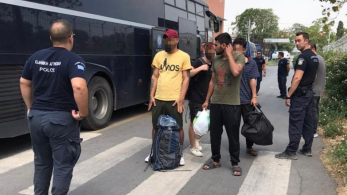 Μιχάλης Χρυσοχοΐδης: Τι αποφασίστηκε για την έξοδο και επανείσοδο αλλοδαπών τρίτων χωρών Μιχάλης Χρυσοχοΐδης: Τι αποφασίστηκε για την έξοδο και επανείσοδο αλλοδαπών τρίτων χωρών