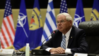 ΗΠΑ: Καθυστερεί η δίκη του Μενέντεζ λόγω σοβαρού προβλήματος υγείας της συζύγου του