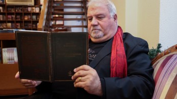 Πέτρος Κασιμάτης: η επιστροφή του ρεπόρτερ