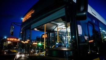 Αμαξοστάσιο στα Άνω Λιόσια: προληπτική απομάκρυνση 161 λεωφορείων φυσικού αερίου