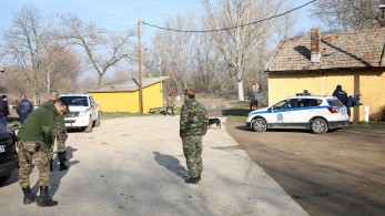 Συνελήφθησαν πέντε διακινητές που προωθούσαν στο εσωτερικό της χώρας μη νόμιμους μετανάστες