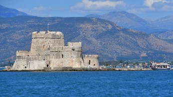 Αυτοψία στο Μπούρτζι πραγματοποίησε η Λίνα Μενδώνη