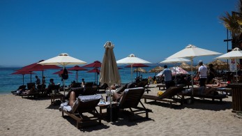 Κίνημα της πετσέτας: σαρωτικοί έλεγχοι στις παραλίες - Νέες κινητοποιήσεις σε Θάσο και Χαλκιδική