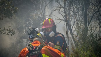 Ηλεία: Μαίνονται οι φωτιές σε Παλαιοβαρβάσαινα, Σαλμώνη και Αρχαία Ολυμπία - Μήνυμα 112 για εκκένωση σε 4 οικισμούς