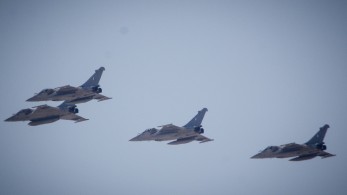 Μακρόν: στέλνει 3 Rafale στην Πολωνία για προστασία του εναέριου χώρου