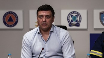 Βασίλης Κικίλιας: «Ύποπτος συνελήφθη επ’ αυτοφώρω με μπιτόνια βενζίνης στον Άγιο Στέφανο» Βασίλης Κικίλιας: «Ύποπτος συνελήφθη επ’ αυτοφώρω με μπιτόνια βενζίνης στον Άγιο Στέφανο»