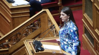 Ζωή Κωνσταντοπούλου - Μακριά από δόγματα για το καλό της χώρας