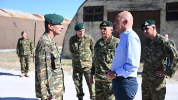 Επίσκεψη Δένδια σε Λάρισα και Βόλο - Οι Ένοπλες Δυνάμεις συμπαραστάτες της ελληνικής κοινωνίας