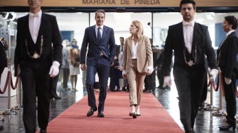 Μέγαρο Μαξίμου: τη Ρομπέρτα Μέτσολα θα υποδεχθεί την Τρίτη ο Κυριάκος Μητσοτάκης