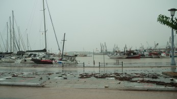 Σφοδρή κακοκαιρία στη Μαγνησία: ένας νεκρός, ένας αγνοούμενος και ανυπολόγιστες καταστροφές