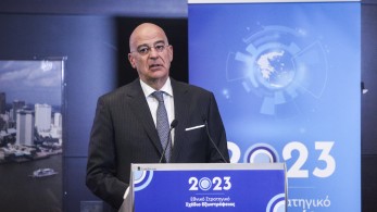 Στα Ηνωμένα Αραβικά Εμιράτα ο Νίκος Δένδιας