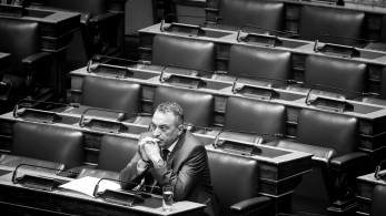 Στίγκας πλην Λακεδαιμονίων στη Βουλή - Διέγραψε τρεις βουλευτές Στίγκας πλην Λακεδαιμονίων στη Βουλή - Διέγραψε τρεις βουλευτές