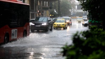 Κατολίσθηση στη λεωφόρο Σχιστού - Διακοπή κυκλοφορίας