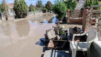 Οι σκαπανείς της αντιπολίτευσης άρπαξαν τις τσάπες