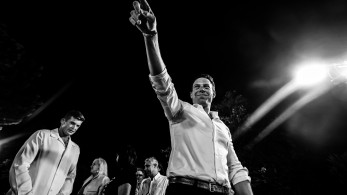 Αριστερός και με τη βούλα ο Κασσελάκης