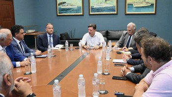 Μιλτιάδης Βαρβιτσιώτης με τον σύνδεσμο των ακτοπλόων: Θέλουμε πλοία σε όλες τις γραμμές