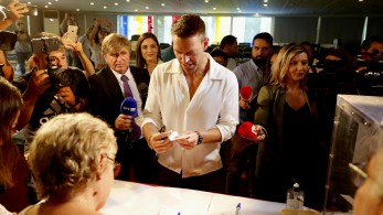 Ο ΣΥΡΙΖΑ αδειάζει τον Κασσελάκη: Αδικαιολόγητη η αντίδρασή του - 500 ήρθαν να ψηφίσουν χωρίς να είναι μέλη