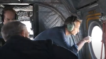 Κυριάκος Μητσοτάκης: με ελικόπτερο πάνω από τη Θεσσαλία (video)