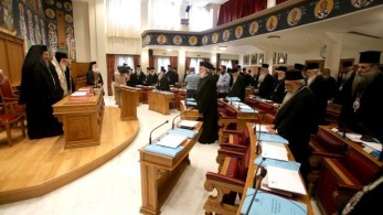 Σε χαμηλούς τόνους ο αγώνας της Εκκλησίας κατά του γάμου των ομόφυλων ζευγαριών