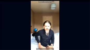 Ευρωβουλευτής εμφανίστηκε σε τηλεδιάσκεψη χωρίς… παντελόνι (vid)