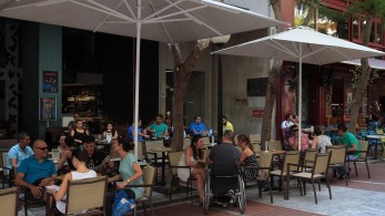 Τροπολογία Θεοδωρικάκου για τα τραπεζοκαθίσματα