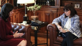 Σακελλαροπούλου: Ο φυσικός χώρος της εκπαίδευσης είναι το σχολείο