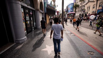 Έλληνας στο Λος Άντζελες: Δεν μπορώ να πάω ούτε σπίτι μου