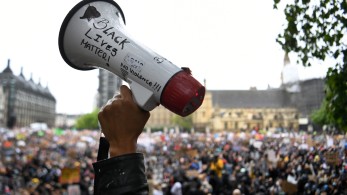 Τζορτζ Φλόιντ: Μαζί με τους διαδηλωτές στο Λονδίνο η Μαντόνα (vid)