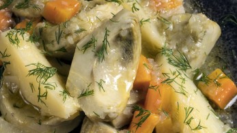 Αγκινάρες αλά πολίτα από τον Γιάννη Λουκάκο