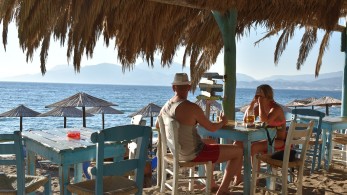 Ανοίγουν και οι εσωτερικοί χώροι εστίασης – Πράσινο φως σε γυμναστήρια και beach bar!