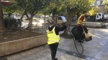 Δράσεις καθαριότητας και αποκατάστασης στην Πλατεία Βικτωρίας από τον Δήμο Αθηναίων
