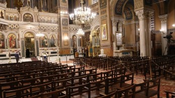 Κορωνοϊός: Περιορισμοί για άλλον ένα μήνα στις εκκλησίες