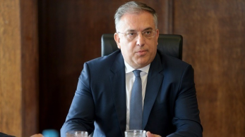 Θεοδωρικάκος: Κάνουμε τα πάντα για να διευκολύνουμε εργαζόμενους κι επαγγελματίες