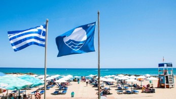 Γαλάζιες σημαίες: Δεύτερη παγκοσμίως η Ελλάδα με 497 ακτές