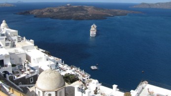 Ανοίγουν τις πόρτες τους τα ξενοδοχεία