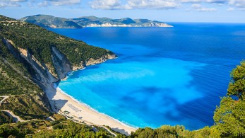 Γερμανικός Τύπος: Οι Έλληνες τα κατάφεραν καλά – Ποια πέντε νησιά προτείνονται για διακοπές